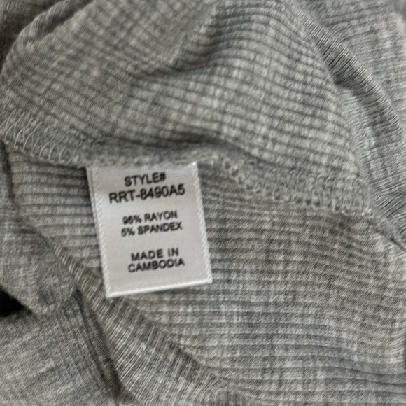 Zenana black & gray ribbed crop tank top bundle size Medium - Picture 9 of 11